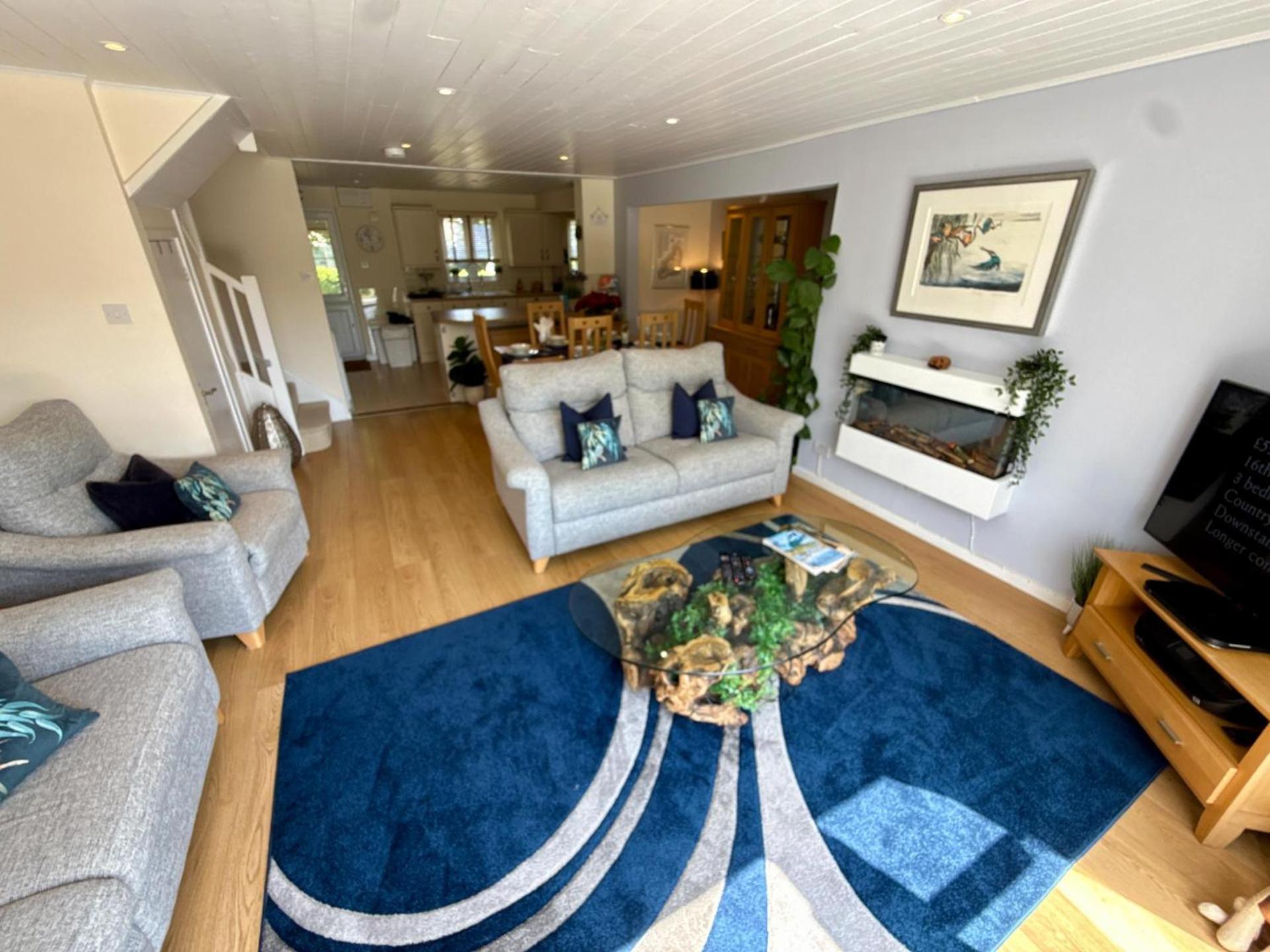 Luxury Kingfisher Lodge, Isis Lake, Within The Cotswold Waterpark Cirencester Exteriör bild
